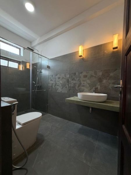 Bathroom - 3 Bedroom Luxury House for Rent - Colombo 7, Barnes Place | USD 3,500 Per Month (EM870)