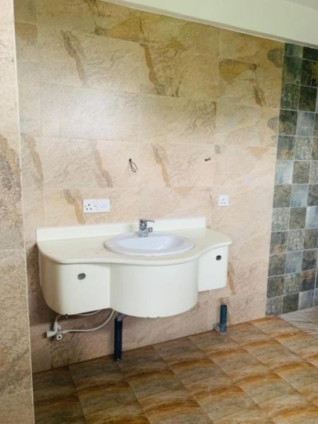Bathroom - 14 Bedrooms Fully Furnished House for Rent – Koswatta, Battaramulla