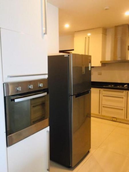 Kitchen - 3BR Apartment For Sale in Colombo 3  - PDA382