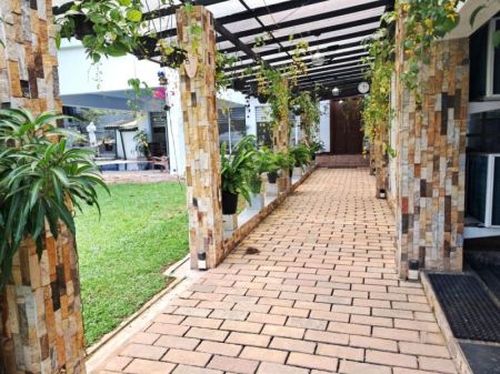 Exterior - Luxury House for Rent in Rajagiriya