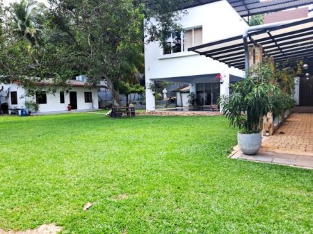 Exterior - Luxury House for Rent in Rajagiriya