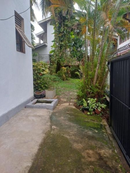 Exterior - 4 Bedroom Two Storied House for Sale - Thalawathugoda | LKR 48.5 Million (Negotiable) (EM872)
