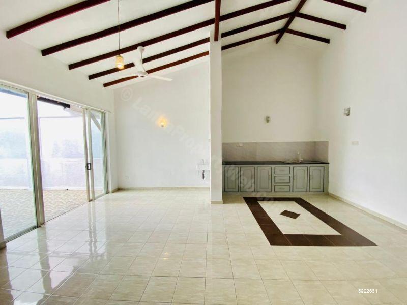 House for rent in Thalawathugoda