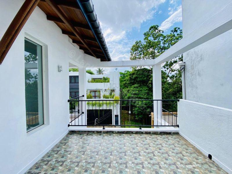 Exterior - House for rent in Thalawathugoda