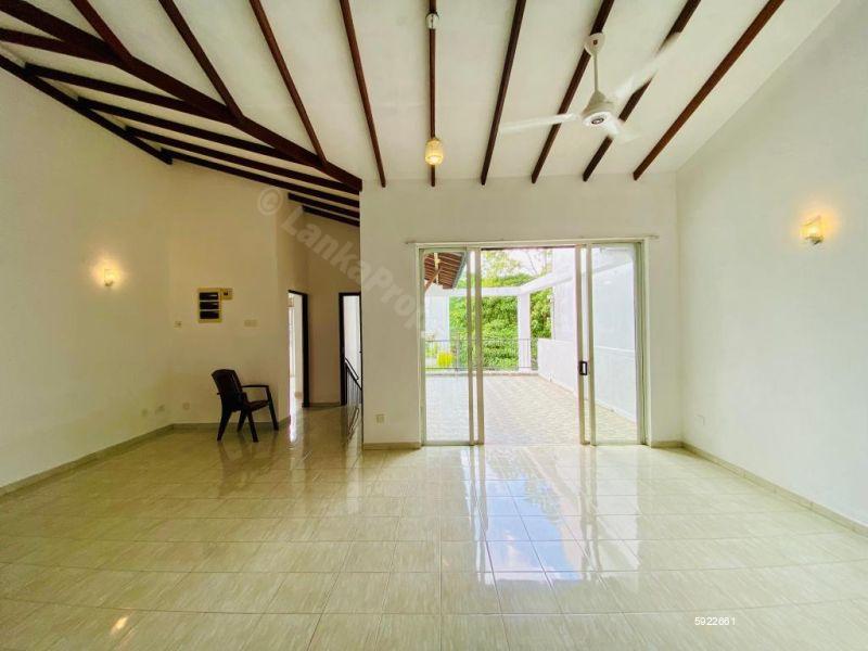 House for rent in Thalawathugoda