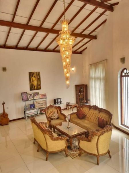 Living Room - Furnished 7BR House for Sale in Talahena | LKR 70 Million(HS4749)