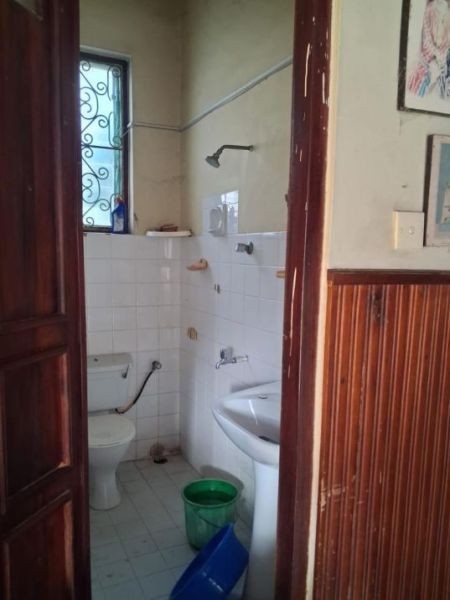 Bathroom - Spacious 4-Bedroom House for Sale | Wattala