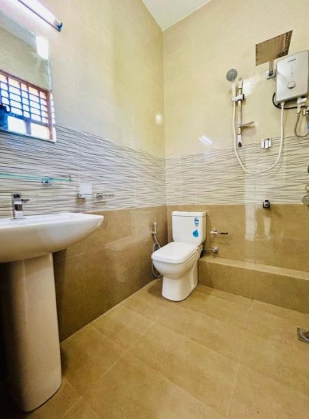 Bathroom - ￭ Nugegoda ￭ 04BR House For Sale ￭ (NK11426)