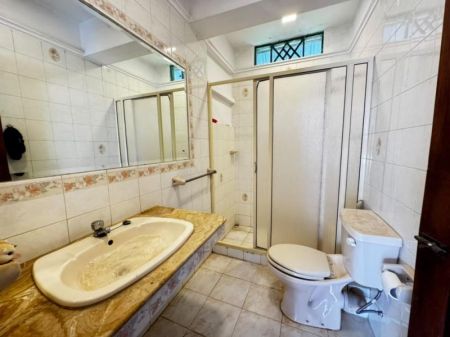 Bathroom - Independent 4-Bedroom House for Rent | Thimbirigasyaya Road