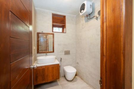 Bathroom - Luxury 5 Bedroom House for Sale at Dutugemunu Street, Koswatta, Battaramulla / LKR 160,000,000 (Negotiable) (EM223RN)