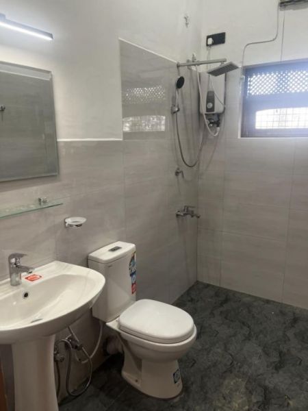 Bathroom -  House for Rent – Close to Kandy City-5 Minutes to Kandy City