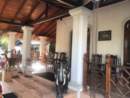 Living Room - Kiribathgoda - Makola 07 Bed Rooms Fully Furnished Large House on 87 Perches of Land for Sale 