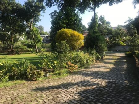 Exterior - Kiribathgoda - Makola 07 Bed Rooms Fully Furnished Large House on 87 Perches of Land for Sale 