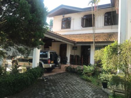 Exterior - Kiribathgoda - Makola 07 Bed Rooms Fully Furnished Large House on 87 Perches of Land for Sale 