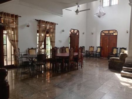 Living Room - Kiribathgoda - Makola 07 Bed Rooms Fully Furnished Large House on 87 Perches of Land for Sale 