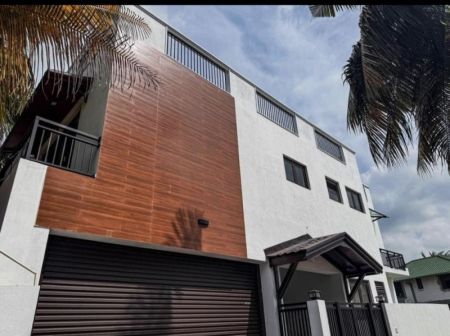 Exterior - Mount Lavinia - Off Pirivena Road 03 Storied 05 Bed Room Large House on 11 Perches of Land for Sale 