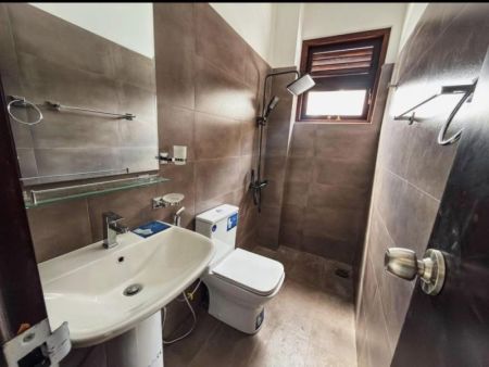 Bathroom - Mount Lavinia - Off Pirivena Road 03 Storied 05 Bed Room Large House on 11 Perches of Land for Sale 