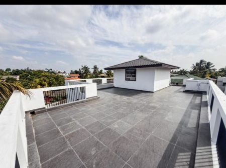 Exterior - Mount Lavinia - Off Pirivena Road 03 Storied 05 Bed Room Large House on 11 Perches of Land for Sale 