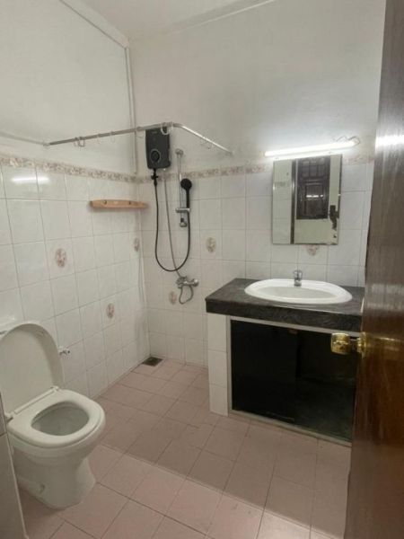 Bathroom -  Spacious 2-Bedroom Apartment for Sale – Nugegoda