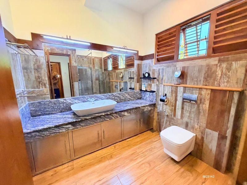 Bathroom - House for sale in Colombo 7