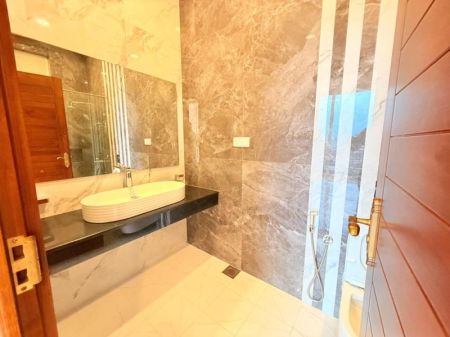 Bathroom - Dehiwala 3 BR Luxury Apartment For Sale 