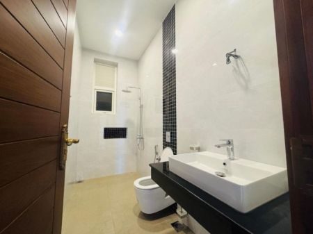Bathroom - (RA579) 3BR Apartment for Sale in Dehiwala