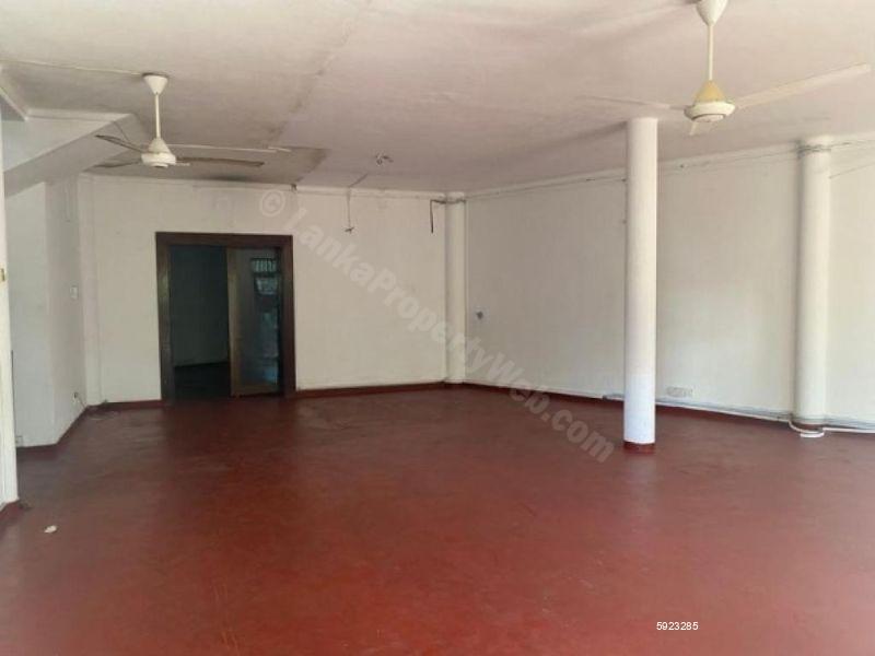 Commercial for sale in Kohuwala