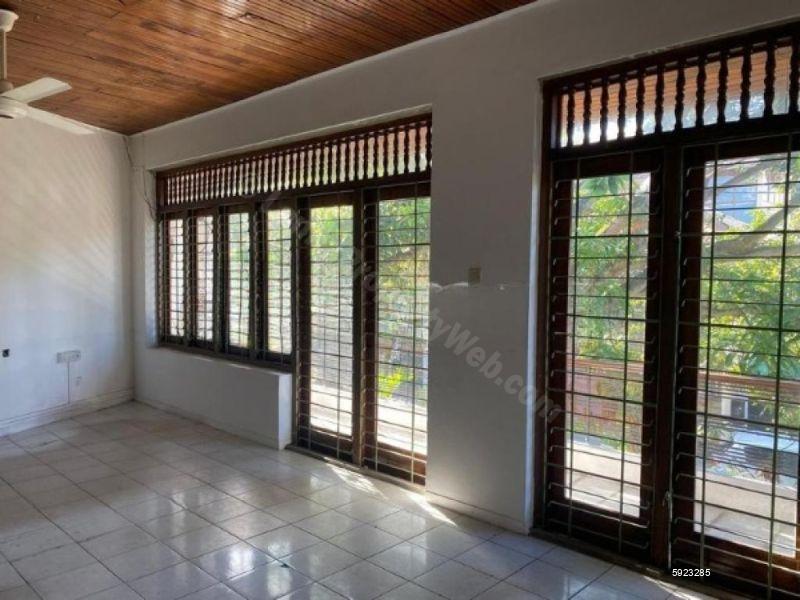 Commercial for sale in Kohuwala