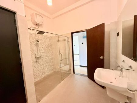 Bathroom - Luxury 4BR House for Sale in Pannipitiya | LKR 52 Million(HS4751)