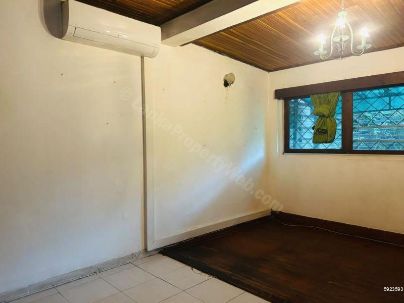 Bedroom - House for rent in Colombo 7