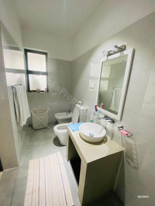 Bathroom - Apartment for sale in Pelawatte