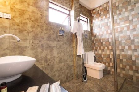 Bathroom - Apartment for rent in Battaramulla 