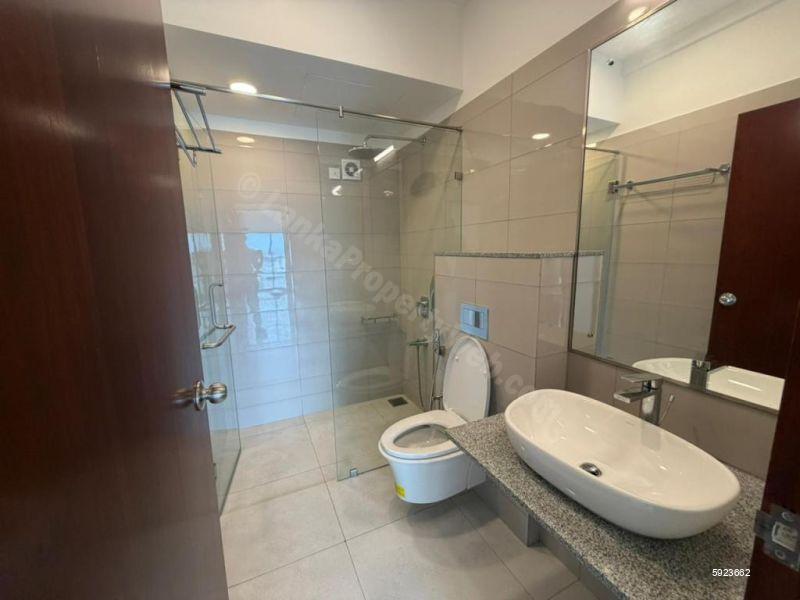 Bathroom - Apartment for rent in Rajagiriya