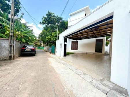 Exterior - House for sale in Nugegoda 