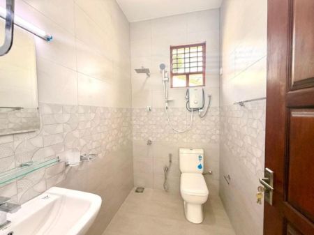 Bathroom - House for sale in Nugegoda 