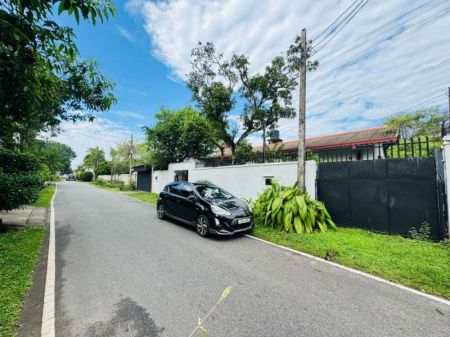 Exterior - (DH605) Land with House for Sale in Battaramulla (Land Value Only)
