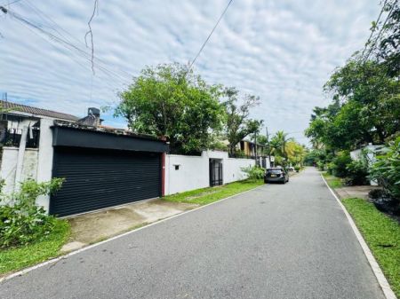 Exterior - (DH605) Land with House for Sale in Battaramulla (Land Value Only)