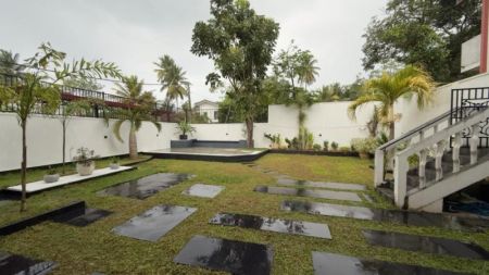 Exterior - (DH1177) Luxury 3 Storey House for Sale in Panadura