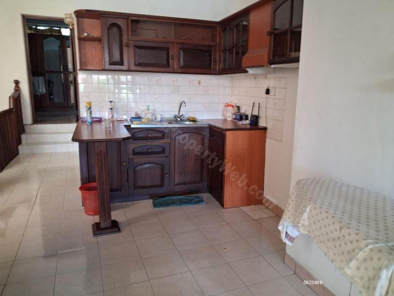 Kitchen - House for rent in Colombo 5