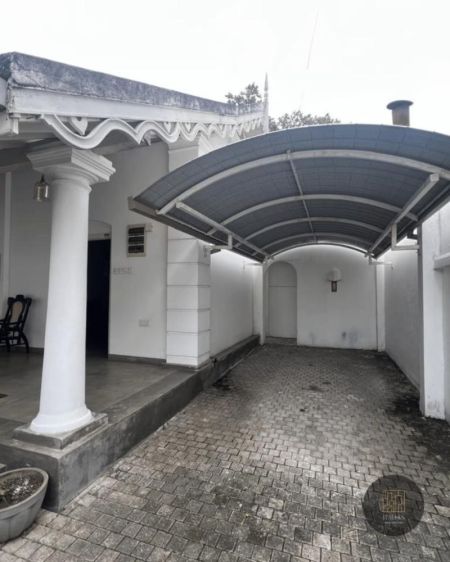 Exterior - House for rent in Colombo 7 
