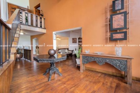 Living Room - House for Sale - Colombo 05 | Price Upon Enquiry