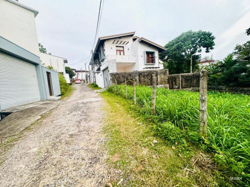 Bare Land for sale in Battaramulla