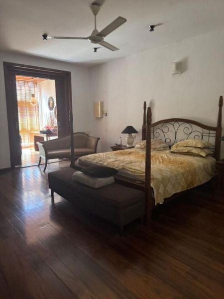 Bedroom - Beautifully Furnished 4BR Luxury House for Rent in Colombo 03