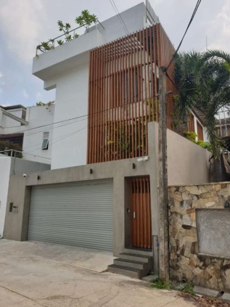 Exterior - 6 Bedroom House for Rent in Colombo 8, R4854