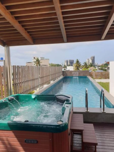 Exterior - 6 Bedroom House for Rent in Colombo 8, R4854