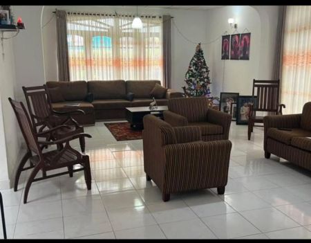 Living Room - Wattala 04 Bed Room House on 18.71 Perches of Land for Sale 