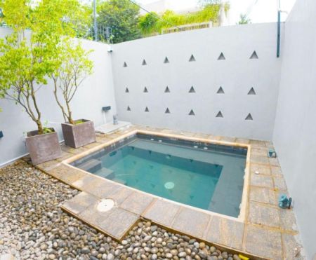 Pool - House for rent in Battaramulla with Swimming pool 