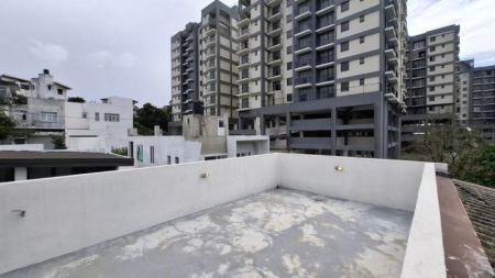 Exterior - Thalawathugoda Kalalgoda Road Modern Two-Storey 04 Bed Room House on 6 Perches for Sale 