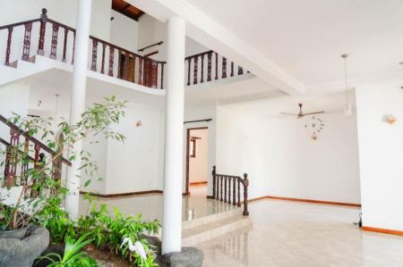 Exterior - ￭ Borella ￭ 04BR House For Sale ￭ (NK11432)