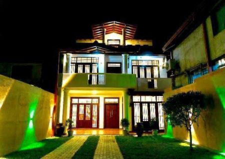 Exterior - 7 Bedroom Three Storied Luxury House for Sale - Boralesgamuwa | LKR 110 Million (Negotiable) (EM886)